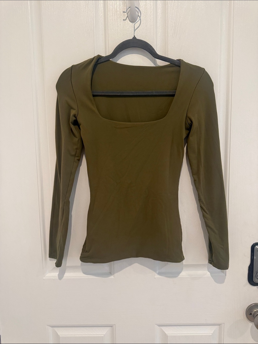 🇺🇸Double layered olive green top - Picture 2 of 5